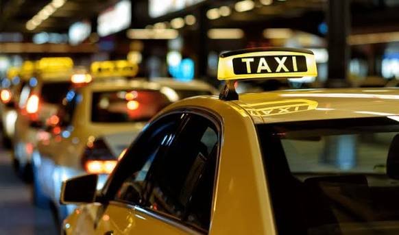 taxi-service-for-late-night-christmas